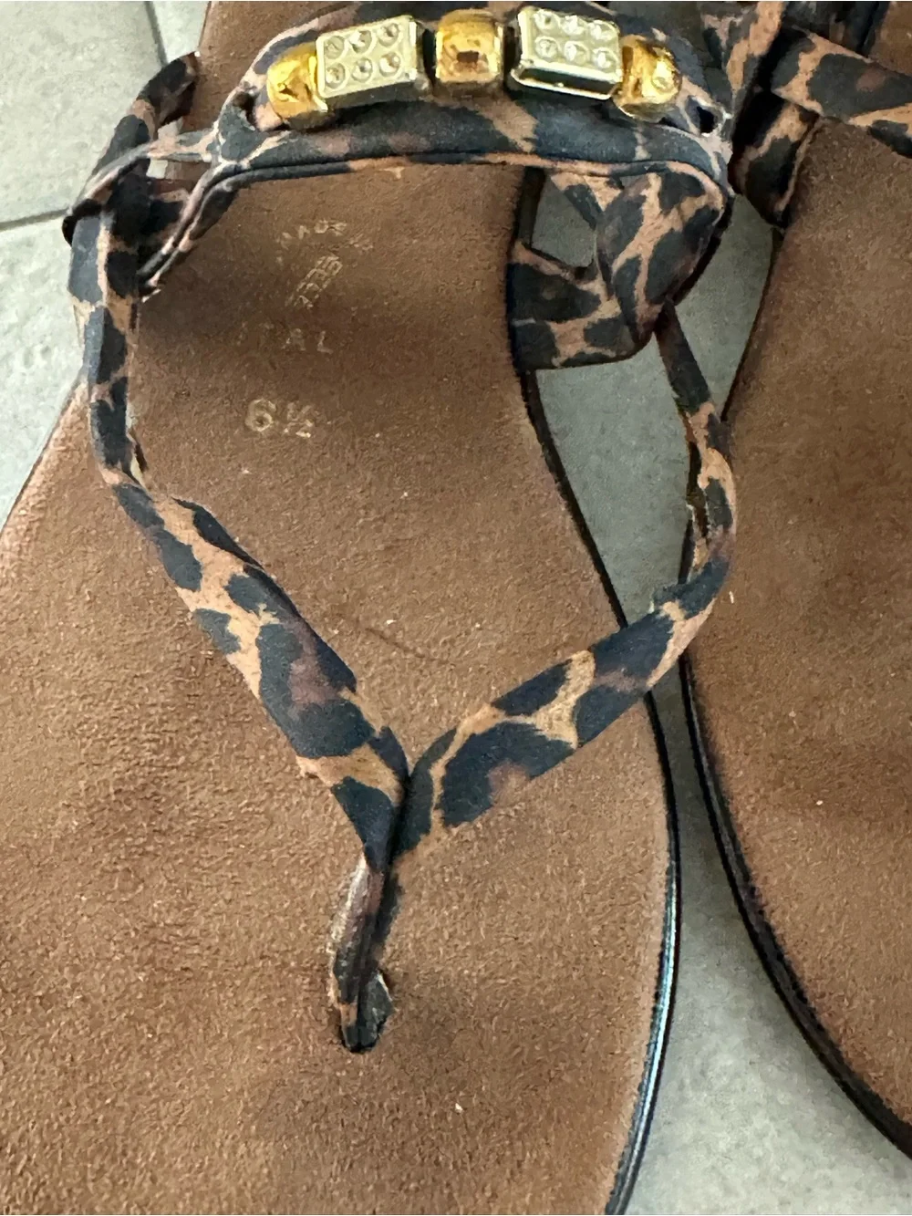Italian Shoemakers Leopard Print Thong Sandals with Gold Accent (6 1/2) NEW